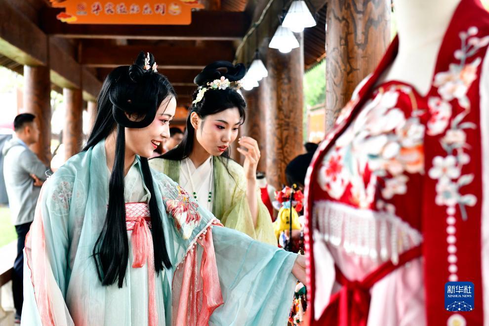 888am集团登录
